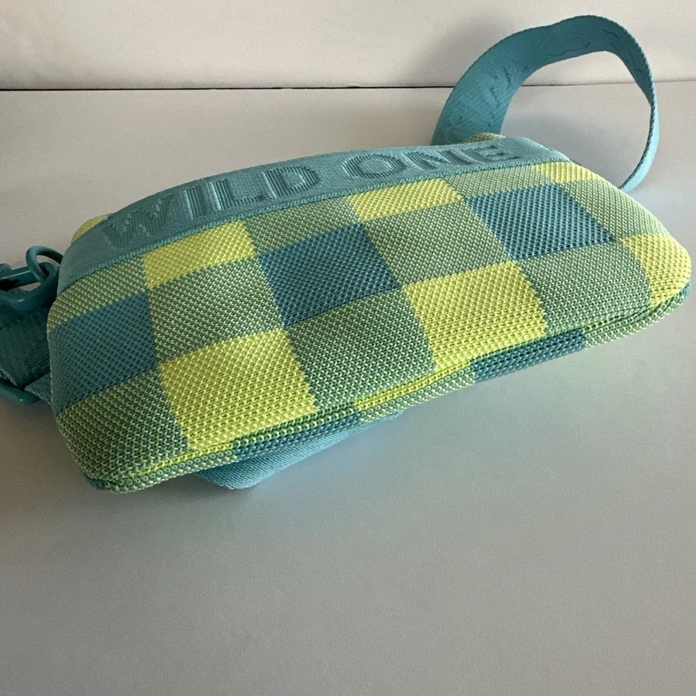 WILD ONE DOG TREAT‎ POUCH & Poop Bag Dispenser Wear 2 Ways CROSSBODY green/blue